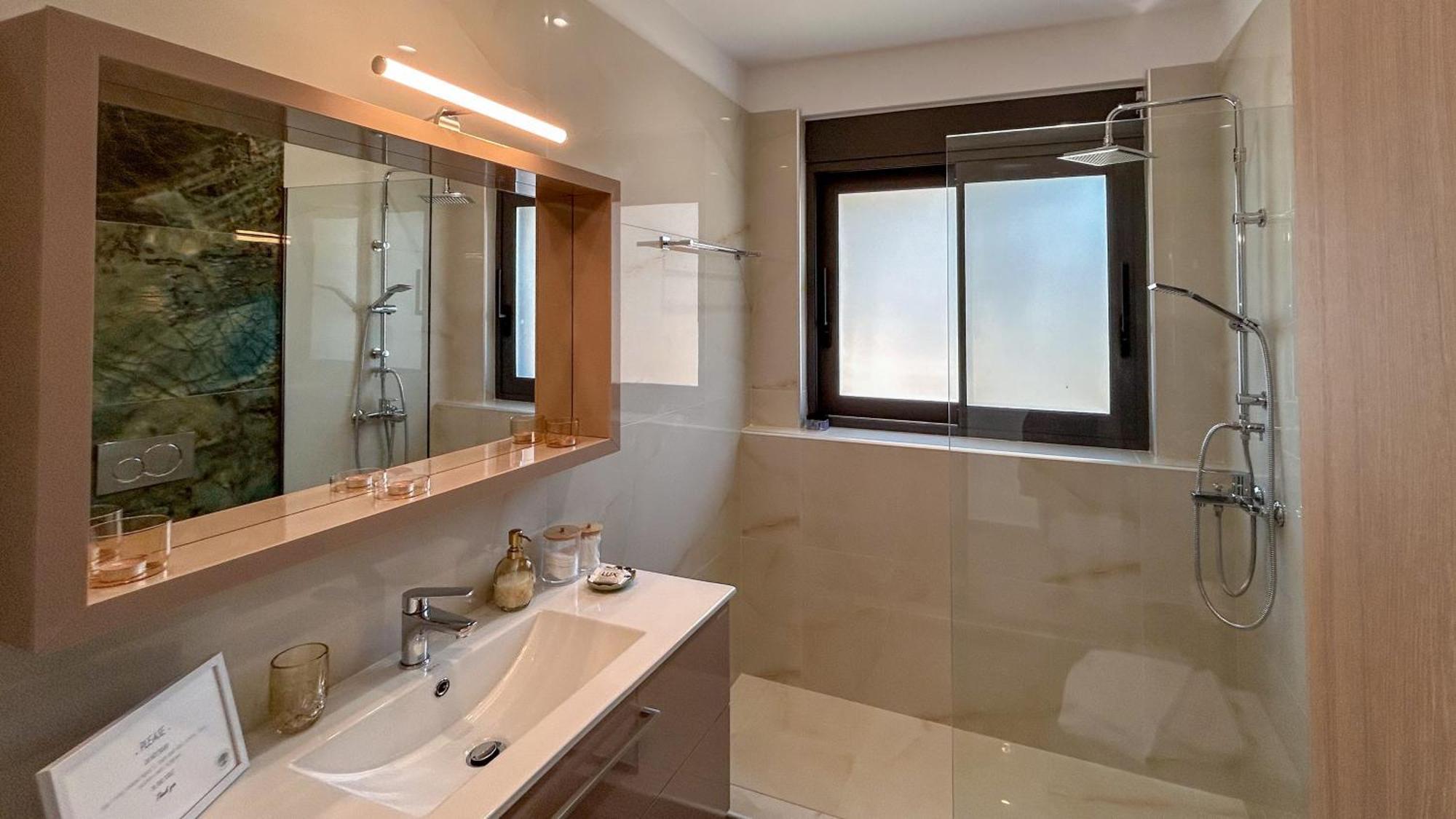 Apartment Drys Mekoynida